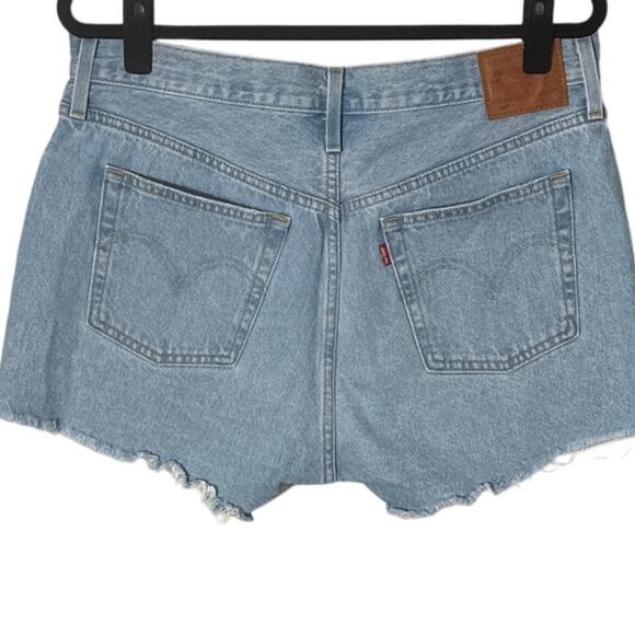 Levi's Premium 501 High Rise Women's Shorts in Luxor Heat Light Wash Size 33 - Picture 12 of 14